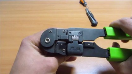 Comment sertir un connecteur RJ45 ?