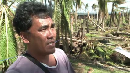 Shipwrecked sailors survive huge Philippine typhoon