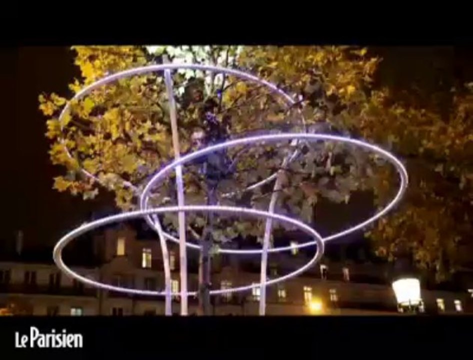 Laetitia Casta illumine les Champs-Elysées