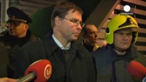 Riga, crolla il tetto di un supermercato: morti e dispersi