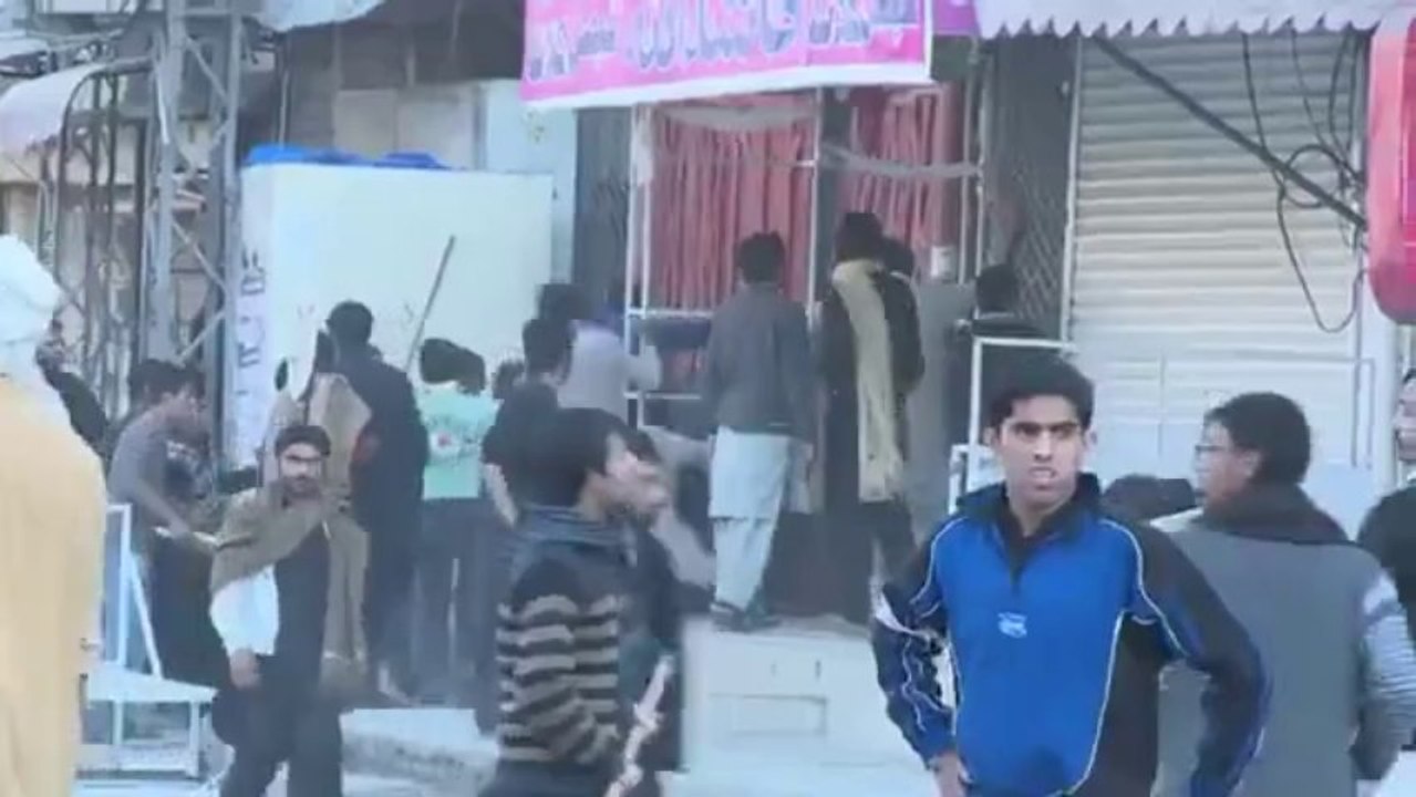راولپنڈی میں کیا ہوا ویڈیو دیکھیں اور... - Gujranwala Rocks - By  worldyoutune.blogspot.com‬