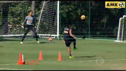 Ronaldinho antrenmanda şov yaptı