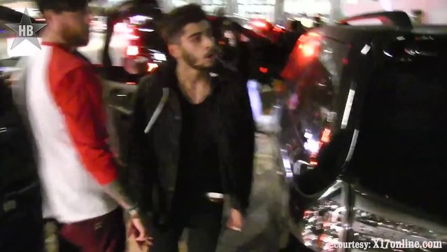 Zayn Malik Fights With Paparazzi For Niall Horan One Direction Gets Mobbed At LAX