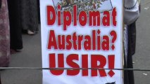 Indonesians protest outside Australian embassy over spying