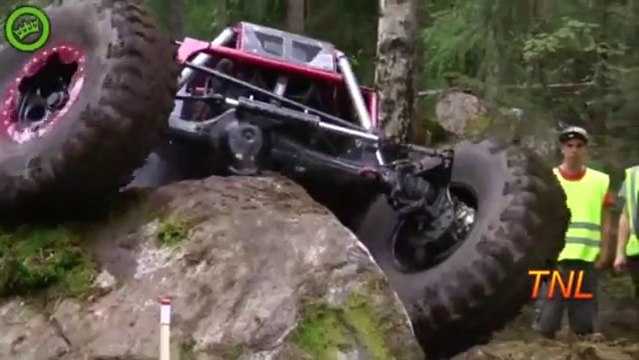 Car, quad and train crashes, fat girl failing, drunk dudes, crazy fishermans and animals : Fail Compilation November 2013