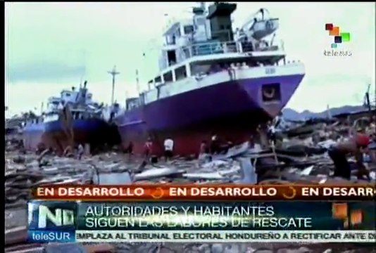 Con desechos y escombros, filipinos levantan improvisadas viviendas