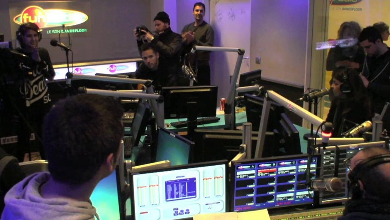 Krewella interprète "Live for the night" en live, dans les studios de Fun Radio