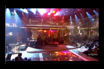 Halil Sezai Şarkı söylerken evlenme teklif etti Beyaz Show