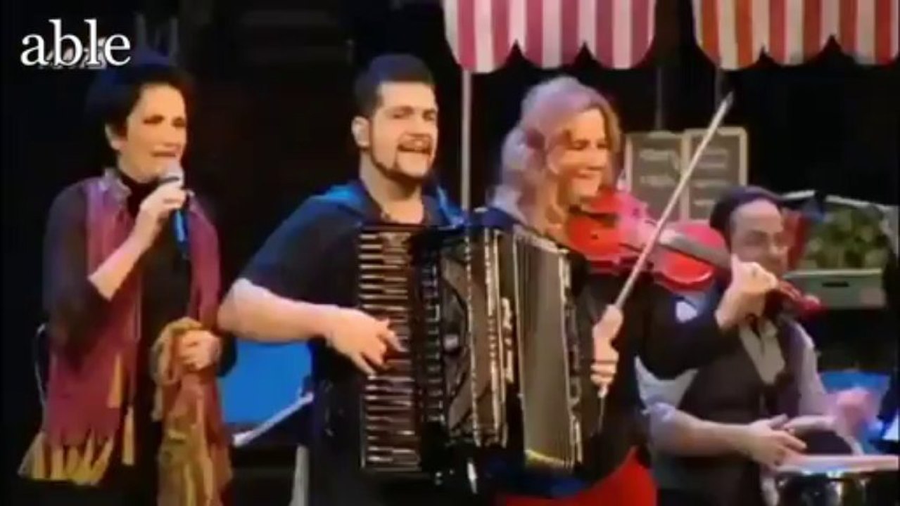 Να 'ταν η χαρά οικόπεδο ---  Άλκηστις Πρωτοψάλτη