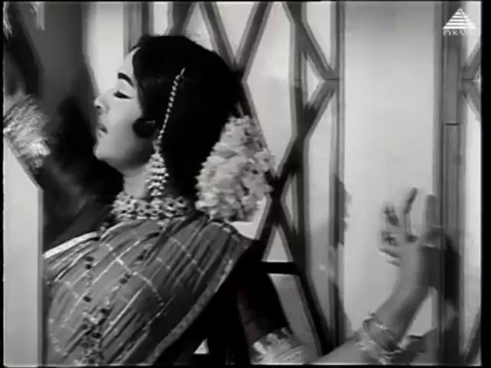 Naan Anaittal (1966) - Paattu Varum