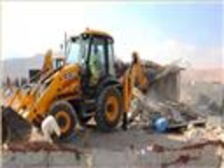 الإحتلال يهدم منازل سكان الجفتلك