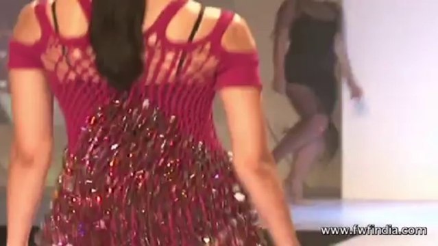 (beat Bullet) Signature fashion show (uncut)