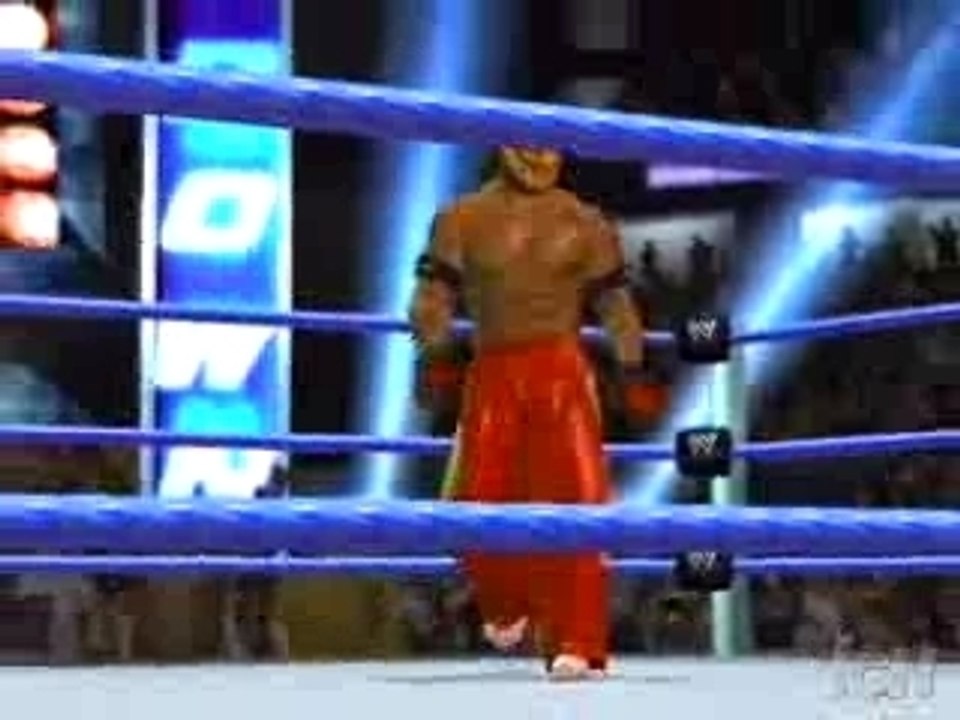 Smackraw07_102006_reyrey_01_wmvlow