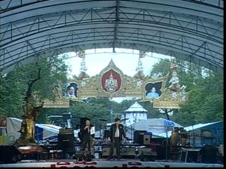 ดร.วิวัฒน์ชัย และ รัฐเขต ที่เวทีผ่านฟ้า 22 พ.ย.56