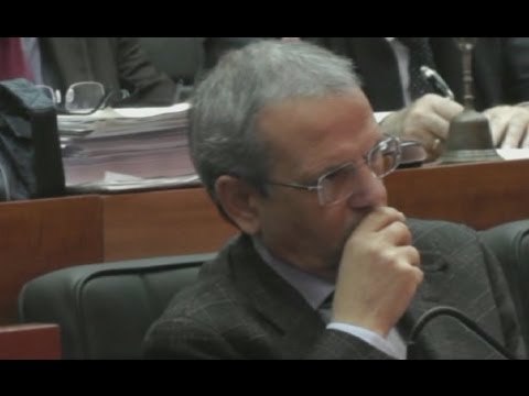Napoli - Rifiuti, il Consiglio approva regolamento Asia -2- (22.11.13)