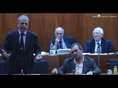 Napoli - Rifiuti, il Consiglio approva regolamento Asia -2- (22.11.13)