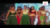Hot Hot Hot! round models ramp walk in Different and Beautiful Jewellery for Auro Gold at IIJW 2013