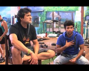 BIGG BOSS 7 : Tanisha cries over Armaan