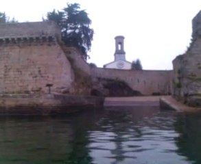 la ville close de concarneau vu de la mer