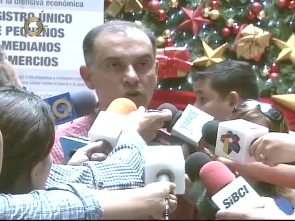 Gobierno inspecciona locales de centros comerciales del país