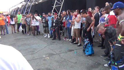 Hot women Shuffling at Insomniac_s Nocturnal Wonderland 2011