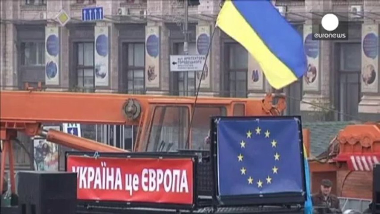 Ukraine commemorates famine amid protests at dropped EU deal