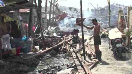 Los manileños ofrecen sus hogares a los afectados por el tifón Haiyan.