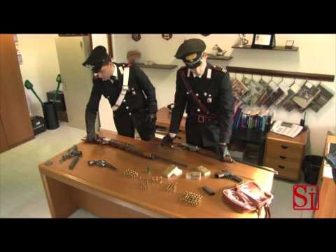 Melito (Na) - Arsenale della camorra in casa abbandonata (23.11.13)