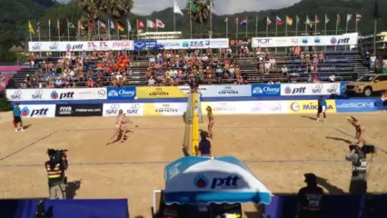 RUS vs BRA (film 21) Ukolova-Prokopeva  vs Maria Clara-Carol  1-2 (21-17, 13-21, 13-15) en 1:03
