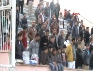 Oyuncusunu dövdü oyundan atıldı!