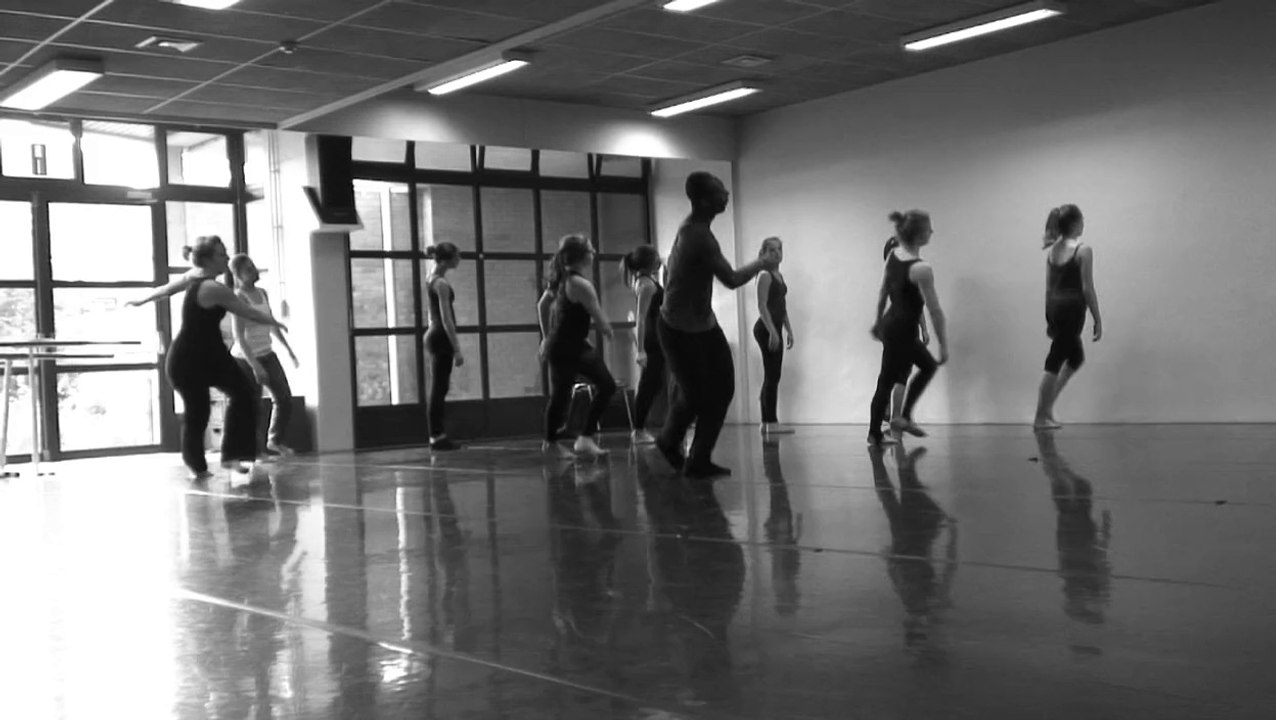 Afrocontemporary dance workshop - Hippolyte Bohouo