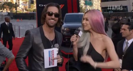 AMA 2013 red carpet TLC KeSha One Direction