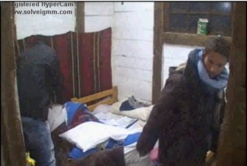 Boris pomaze Edinu oko kreveta posle arene !!!!