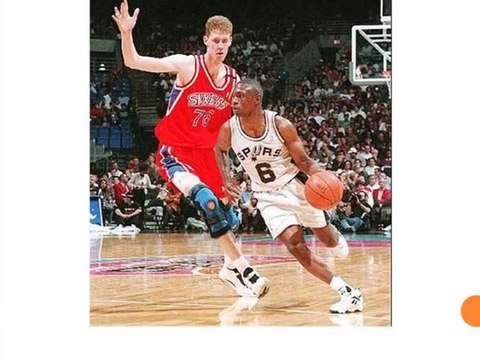 הכירו את חמשת שחקני הכדורסל הגבוהים ביותר - דודו דגמי