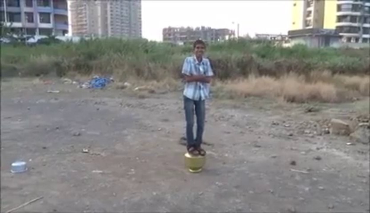 Faire exploser son pote indien avec une bouteille de gaz!