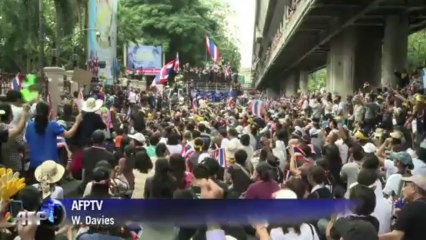 Pressure builds on crisis-hit Thai government