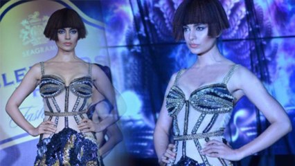 "Hot Kangana ranaut's Skin Show At Blenders Pride Fashion Tour 2013"
