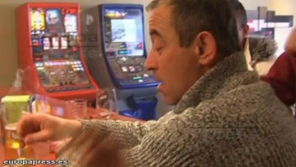 Las jóvenes de España, entre las que más beben y fuman