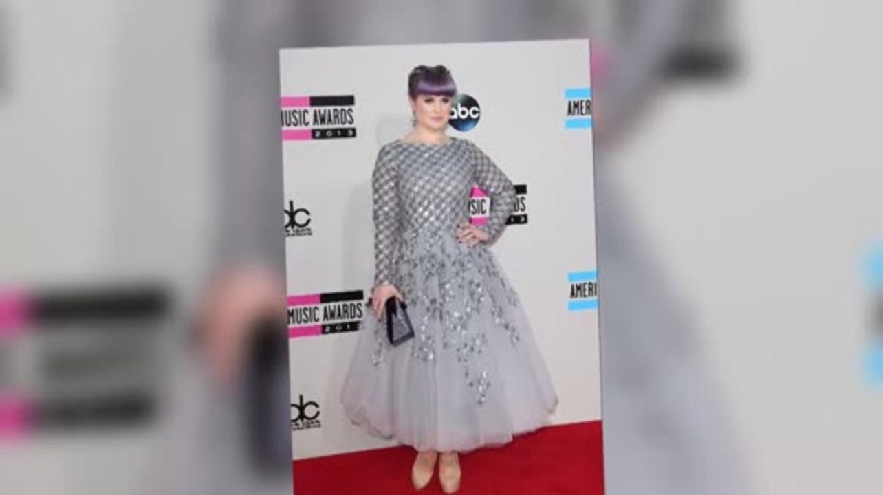 Kelly Osbourne is a Red Carpet Flop at the AMAs