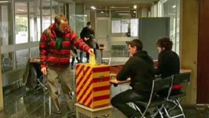 Swiss say no to cap on executive pay