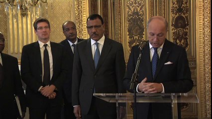 Entretien de Laurent Fabius avec son homologue nigérien (Paris, 25 novembre 2013)