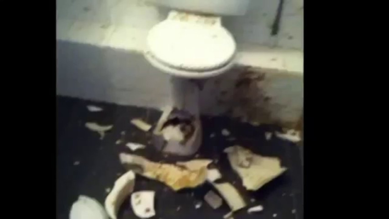 How to Unblock a Toilet  For More Vidz Visit Our Site www.ooybazaajaa.com