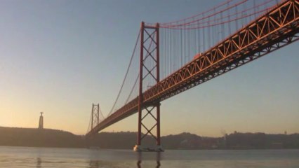 Time Lapse Tour - 25 de Abril Bridge from Docas de Alcantara