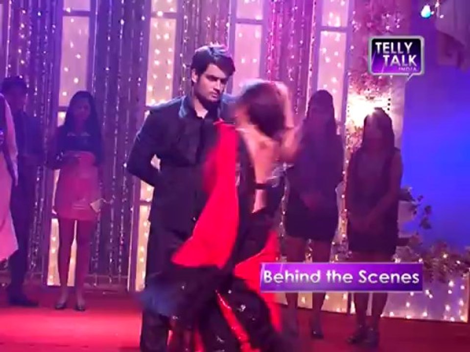 Madhubala - Ek Ishq Ek Junoon : RK KISSES Madhu | 27th November 2013