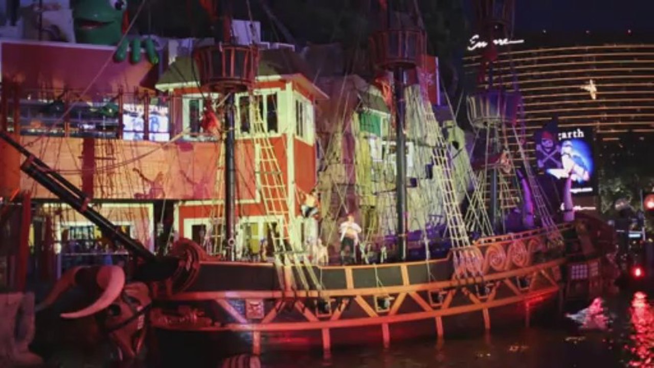 SEXY SIRENS OF TI - Free Show Las Vegas