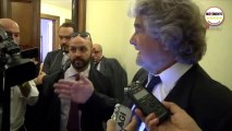 Grillo piomba al Senato all'improvviso - immagini esclusive - MoVimento 5 Stelle