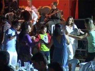 ΒΕΛΙΣΣΑΡΗΣ -  ΓΡΙΒΑ  -  ΒΕΡΡΑ - Ελληνικό Χορευτικό & Φουλ Ανεβαστικό