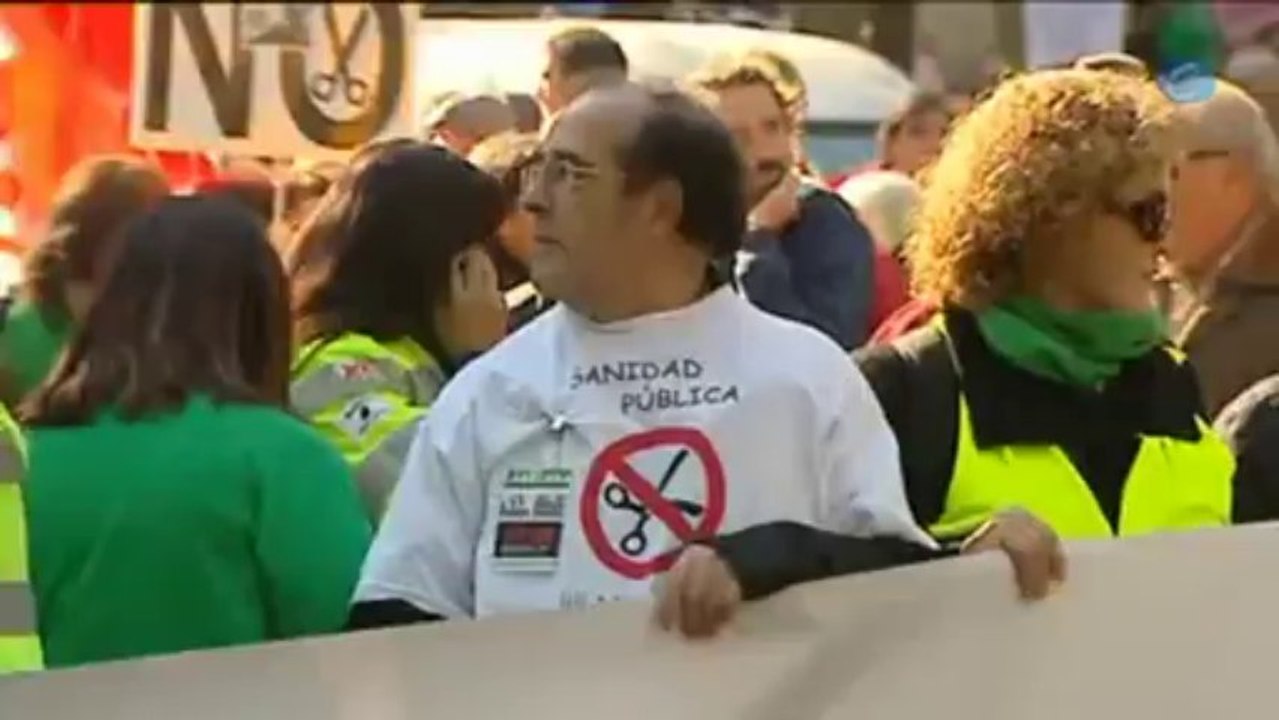 Multitudinarias manifestaciones recorren España en protesta por los recortes