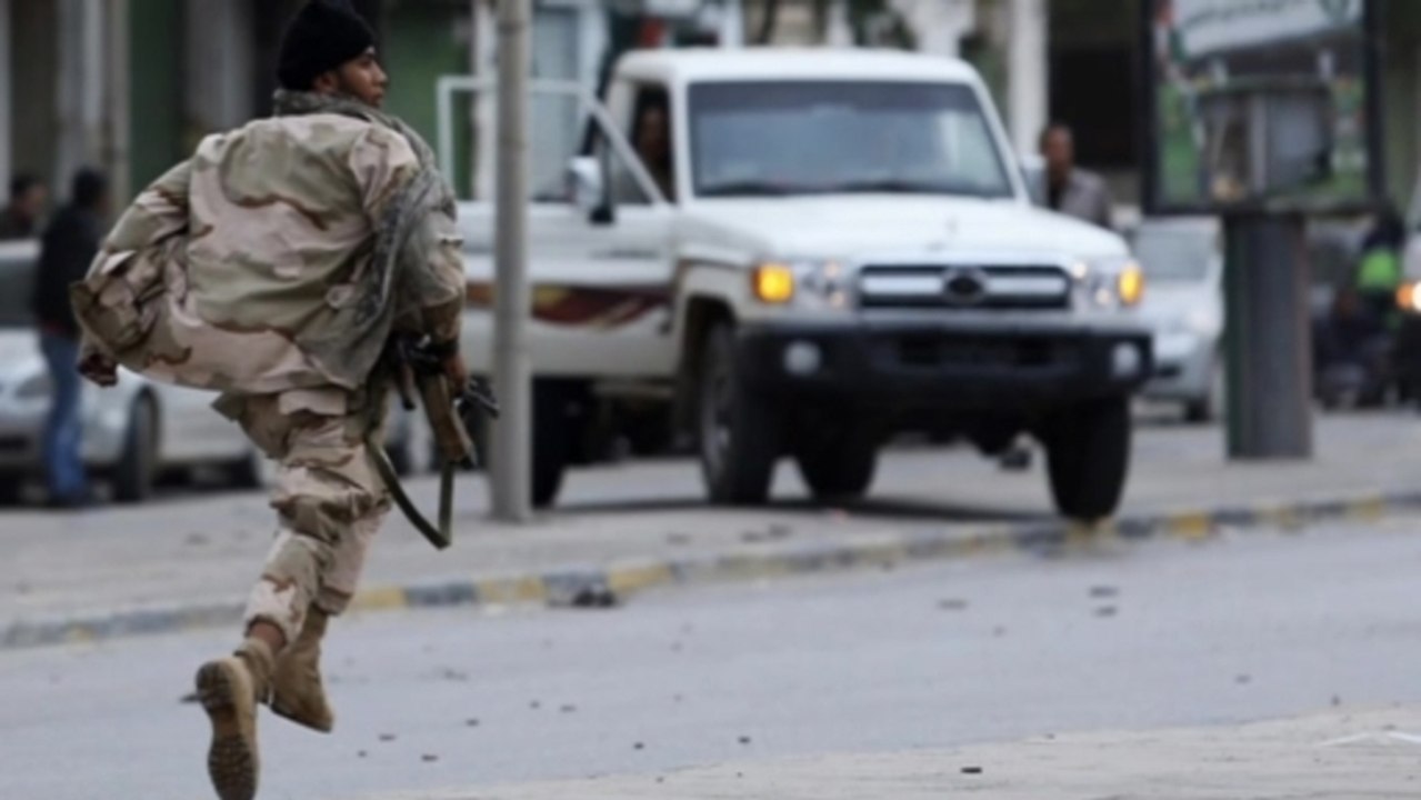Libyan army in deadly clashes with Islamist militants