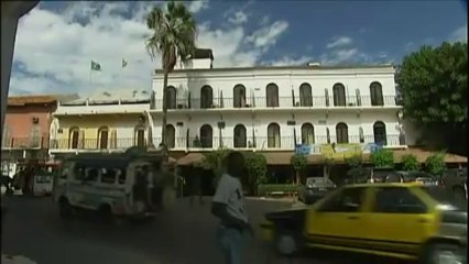 Saint-Louis du Sénégal est menacée par la montée des eaux.